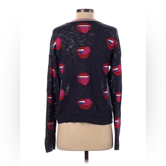 Wildfox Sweater pullover, yummy lips - Picture 2 of 2